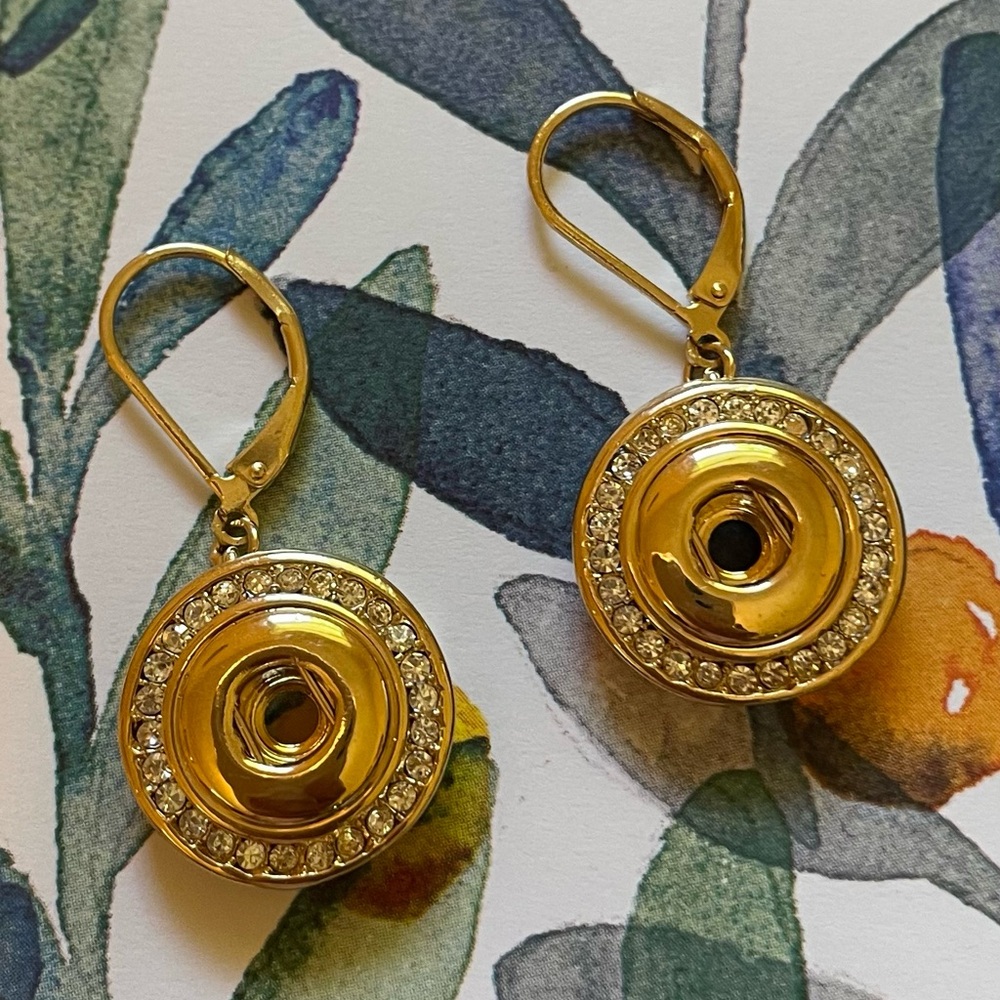 Magnolia and Vine Gold tone earrings - Holds 12mm mini snaps (NIC)